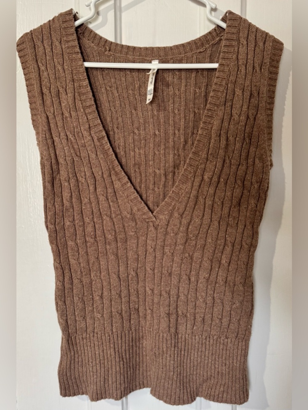 Sleeveless V-Neck Cable Knit Sweater Vest